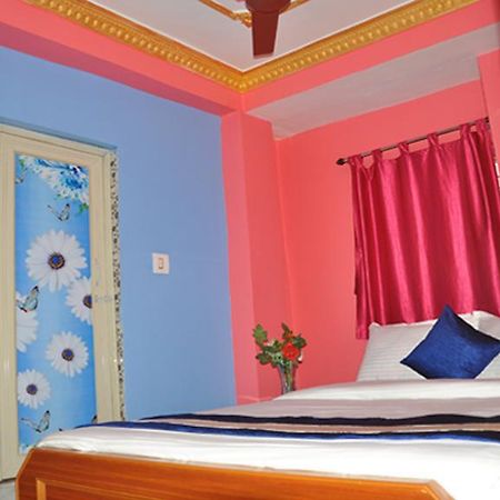 H C N Guest House Καλκούτα Εξωτερικό φωτογραφία